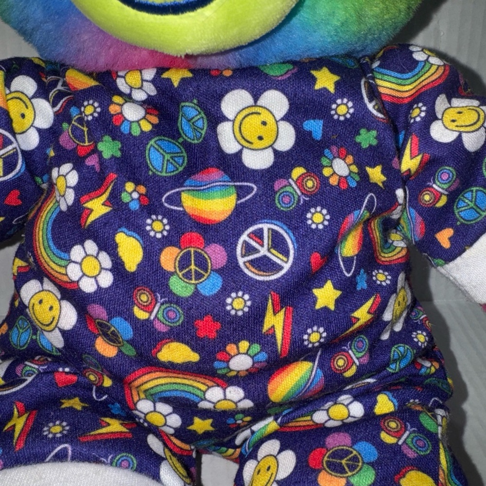Build a Bear RAINBOW BEAR-LIEN ALIEN stuffed in pajamas - Picture 4 of 8